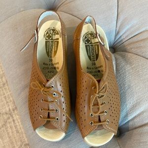 NWOT Worishofer 583 slingback lace-up comfort leather sandals